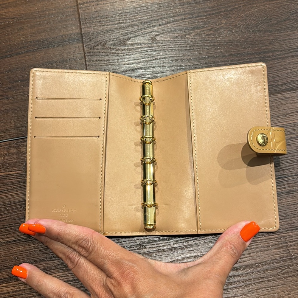 Louis Vuitton Authentic Pre Owned Vernis Agenda/ Passport Holder. - Picture 6 of 8